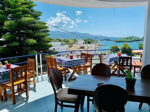 Hotel Villa Qendra, Rezerwuj Hotel Hotele w Vlorë County z Basenem, Basen