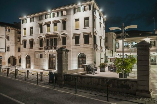 Le Camere di Palazzo Bortolan, Забронировать Отель «постель и завтрак» Тревизо Венето, рядом с Центральный вокзал Тревизо