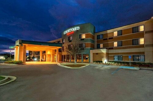Courtyard by Marriott Alexandria, Забронировать Отель Александрия Луизиана