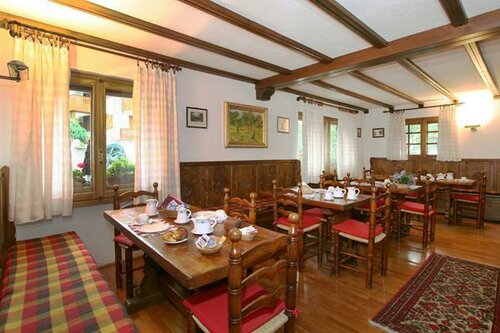 Petit Meuble, Забронировать Отель Курмайор Курмайор