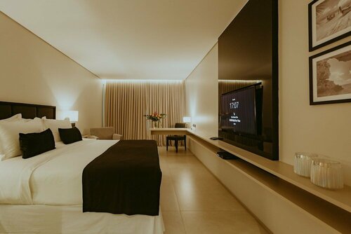 LS Hotel, Đặt Khách sạn Manaira 