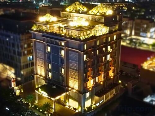 The Grantage Hotel & Sky Lounge, Брондау Қонақ үй Serpong Banten