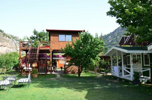 Lukkies Lodge, Rezerwuj Hotel Hotele w Mediterranean Region Turkey z parkingiem, Parking