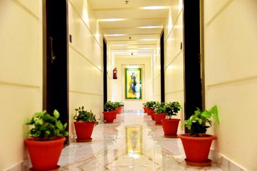 HOTEL VINAYAK, Забронировать Отель Отели Чарбагх с парковкой, Парковка