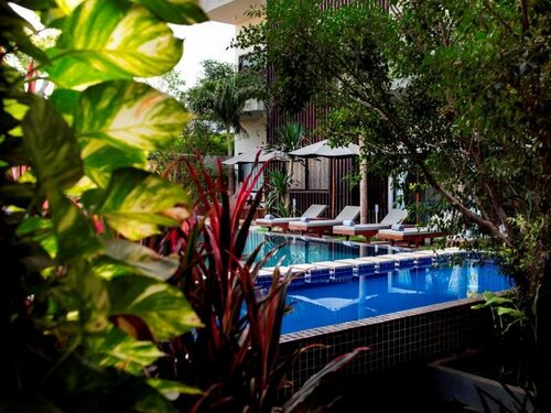 暹粒克罗尼卡酒店(Chronicle Residence & Spa Siem Reap), Забронировать Курортный отель Отели Сиемреап с парковкой, Парковка