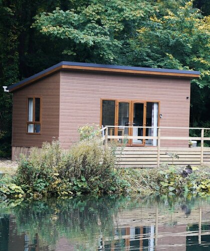 Herons Lake Retreat, Book Feriehus Caerwys Clwyd