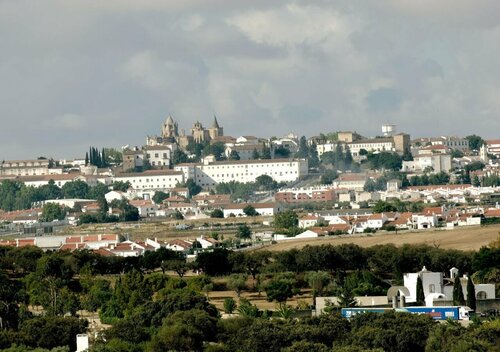 Convento do Espinheiro, Historic Hotel & Spa, Забронировать Курортный отель Эвора-Монте Центр Алентежу