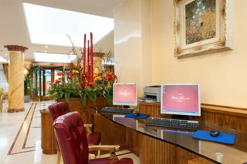 Hotel Marconi, Забронировать Отель Отели Милана с парковкой, рядом с Каяццо, Парковка