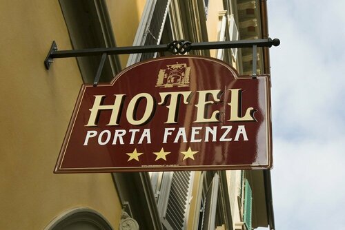 Hotel Porta Faenza, Забронировать Отель Отели Флоренции с парковкой, рядом с Генеральное консульство Испании во Флоренции, Парковка