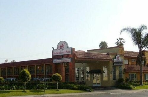 Queens Inn Anaheim, Забронировать Отель Отели Анахайм с парковкой, рядом с Anaheim Gardenwalk, Парковка