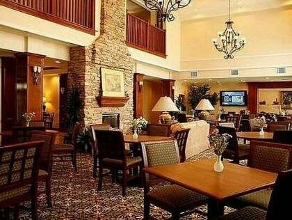 Staybridge Suites Milwaukee West-Oconomowoc, 予約 ホテル オコノモウォック ウィスコンシン州