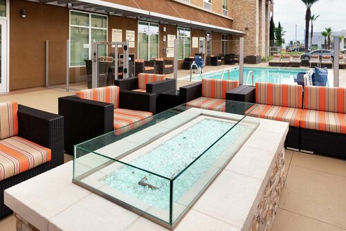 Hampton Inn & Suites Buena Park, Забронировать Отель Буэна-Парк Disneyland California