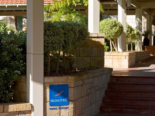 Novotel Swan Valley Vines Resort, Забронировать Отель Отели Перта с парковкой, рядом с Chinatown, Парковка