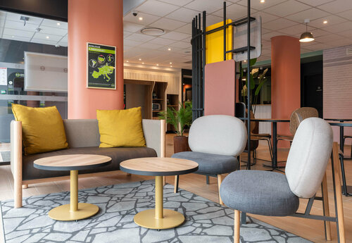 B&B HOTEL Villefranche-sur-Saône Sud, Book Bed and Breakfast Hoteller i Rhône-Alps med parkering, Parkering