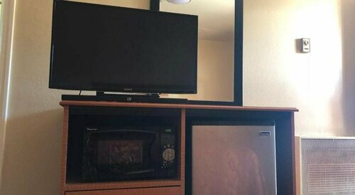 Evergreen Lodge, Забронировать Мини-отель Маунт-Шаста штат Калифорния, рядом с Siskiyou Arts Council Gallery