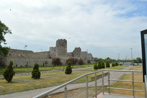Отель Golden Gate, Забронировать Отель Фатих Стамбул, рядом с Panorama 1453 History Museum