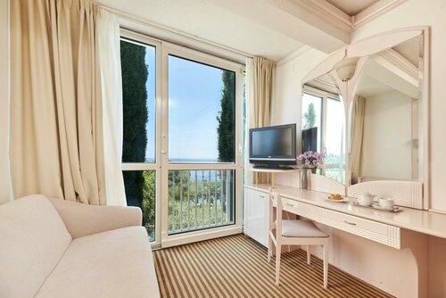 Hotel Zorna Plava Laguna, Забронировать Отель Отели Пореч с парковкой, Парковка