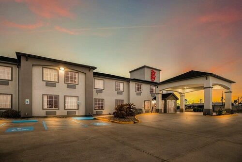 Red Roof Inn & Suites Lake Charles, Забронировать Отель Лейк-Чарльз Луизиана
