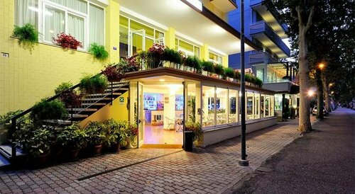Hotel Samoa, Забронировать Отель Отели Римини с завтраком, Завтраки