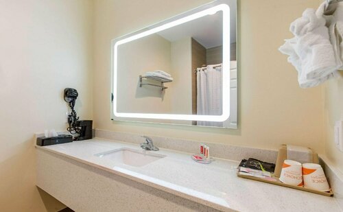 Econo Lodge Inn & Suites Houston Willowbrook, Book Hotel Houston Houston