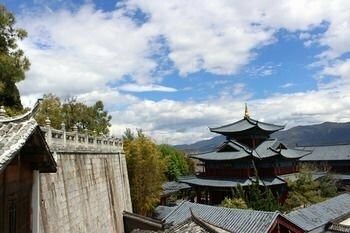 Lijiang He Mu Ju Family Inn, Book Hotel Hoteller i Lijiang med parkering, Parkering