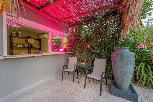 Urbnb, Забронировать Отель Отели Закинфа с бассейном, рядом с Пляж Лаганас, Бассейн