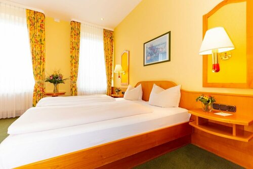 Parkhotel Traunstein, Забронировать Отель Отели Траунштайн 3 звезды, 3*