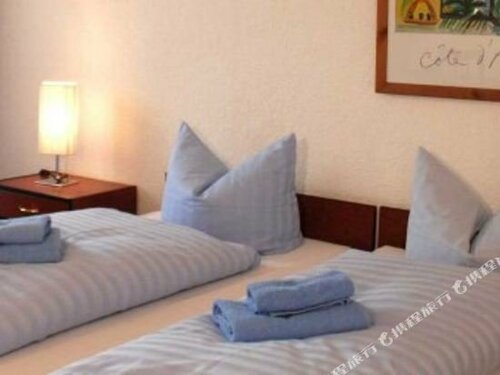 sachsenhotel, Book Hotel Hotels in Garz with Parking, Parking