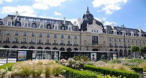 Best Western Hôtel Des Voyageurs, Забронировать Отель Фужер Ille-et-Vilaine, рядом с Замок Фужер