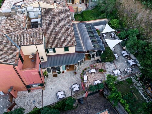 Osteria del Povero Diavolo, Book Pension  