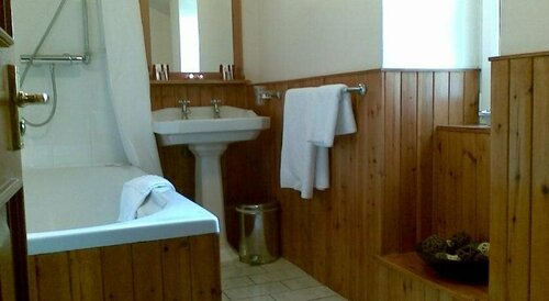 Kaim Park, Boek Hotel Bathgate West Lothian