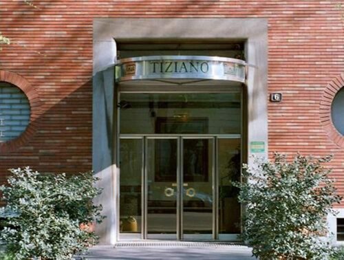 Hotel Tiziano - Gruppo Mini Hotel, Забронировать Отель Отели Милана с парковкой, рядом с Конференц-зал MiCo Milano Congressi, Парковка