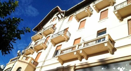 Hotel nuovo Suisse, Забронировать Отель Отели в центре Алассио с завтраком, отели в центре Алассио с завтраком