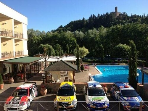 Parc Hotel, Đặt Khách sạn Poppi Tuscany