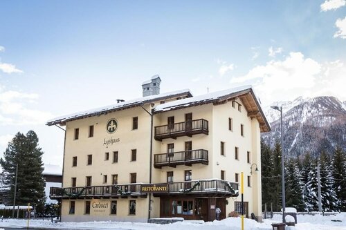 Hotel Lyshaus, Забронировать Отель Грессоне-Сен-Жан Грессоней, рядом с Бугельный подъёмник Ронкен (нижняя станция)