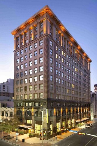 Home2 Suites by Hilton San Antonio Downtown - Riverwalk, TX, Забронировать Отель Отели Сан-Антонио с парковкой, рядом с Миссия Аламо в Сан-Антонио, Парковка