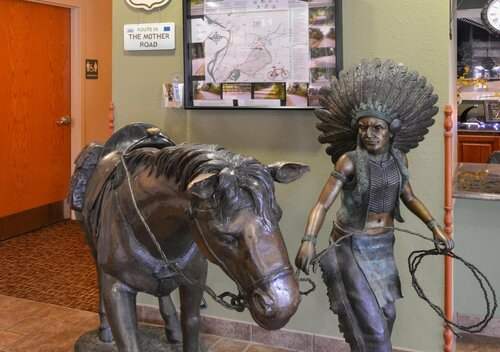 Country Hearth Inn & Suites Edwardsville, Buchen Sie Hotel Edwardsville Illinois