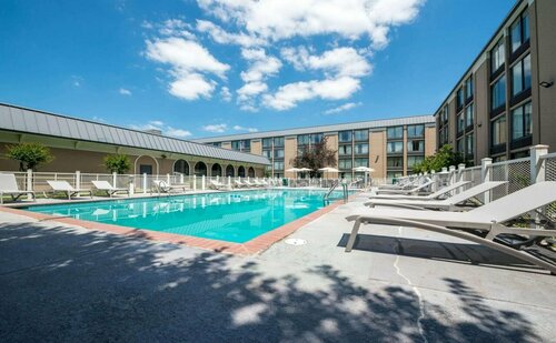 Travelodge by Wyndham Memphis Airport/Graceland, Забронировать Отель Отели Теннесси с бассейном, Бассейн