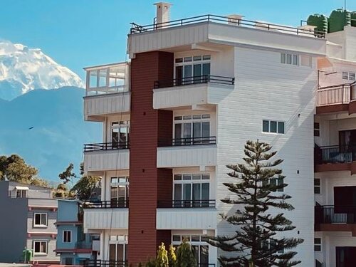 Paradise Pokhara Apartment & Hotel, Забронировать Отель Отели провинции Гандаки-Прадеш с парковкой, Парковка
