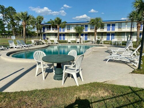 Americas Best Value Inn Marianna, Book Motel Hoteller i Marianna med pool, Swimmingpool