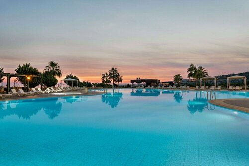 Ramada Resort By Wyndham Kizkalesi, Забронировать Отель Отели Средиземноморского региона с завтраком, Завтраки