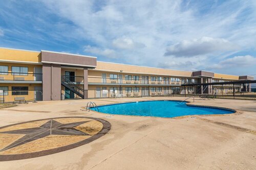 Rodeway Inn Arlington Entertainment District Area, Забронировать Отель Недорогие отели Dallas - Fort Worth Metropolitan Area, недорогие