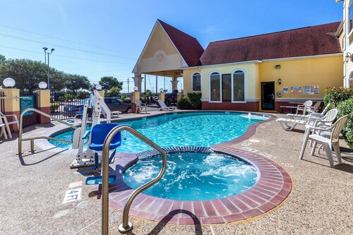 Quality Suites North, Buchen Sie Hotel Harris Texas