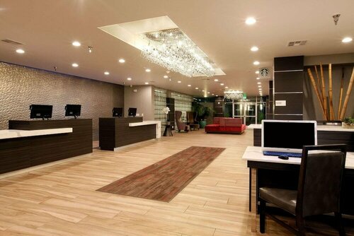 Radisson Hotel Oakland Airport, Забронировать Отель Окленд Область залива Сан-Франциско