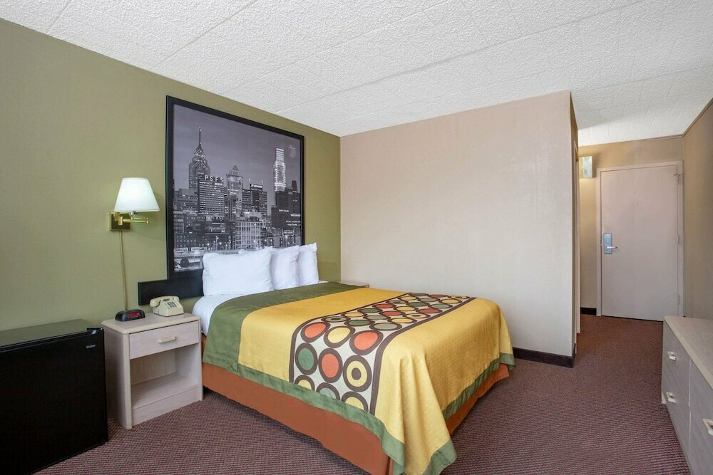 Super 8 Erie