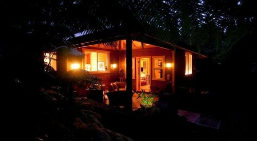 Volcano Mist Cottage, Забронировать Дом для отпуска Отели Острова Гавайев с парковкой, Парковка
