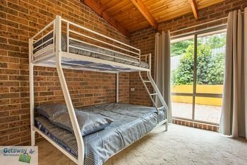 Trees by The Sea, Забронировать Отель Отели Sapphire Coast 3 звезды, 3*