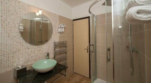 Le Belvedere, Book Hotel Hoteller i Rhône-Alps med parkering, Parkering