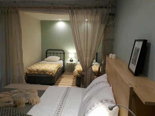Les 3 échoppes, Prenota Hotel Chargé Centro