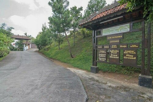 Dulang Resort & Resto, Book Hotel Hotels in Bongkar 2 with a Pool, Swimming Pool